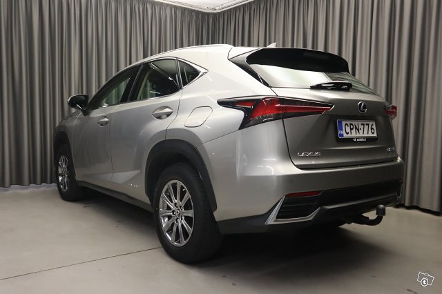 Lexus NX 3