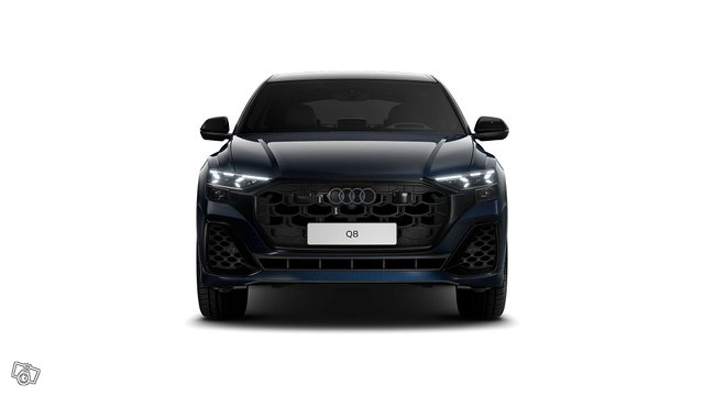 Audi Q8 4