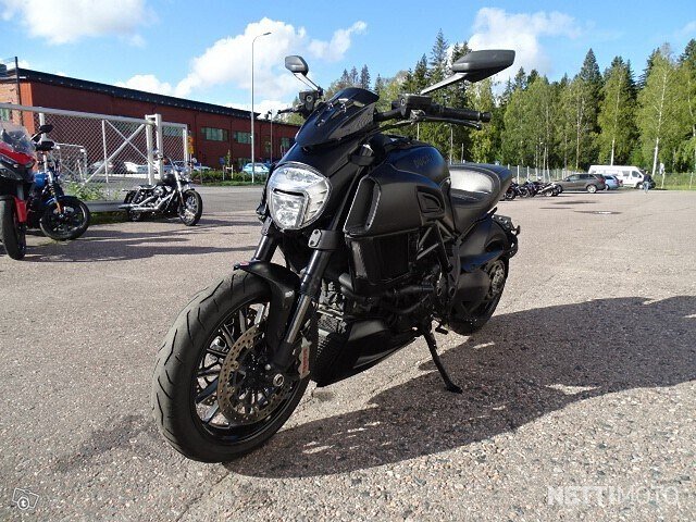 Ducati Diavel 5