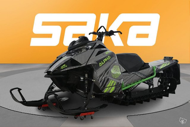 Arctic Cat M8000 3