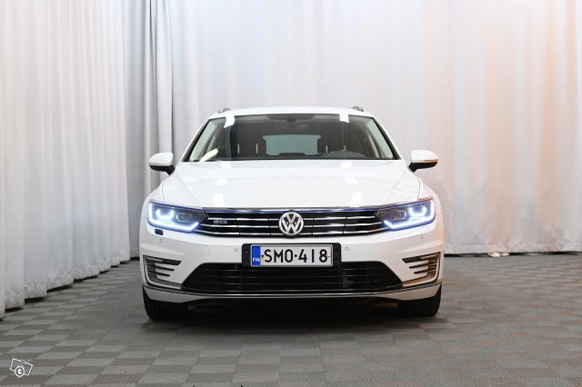 Volkswagen Passat 2