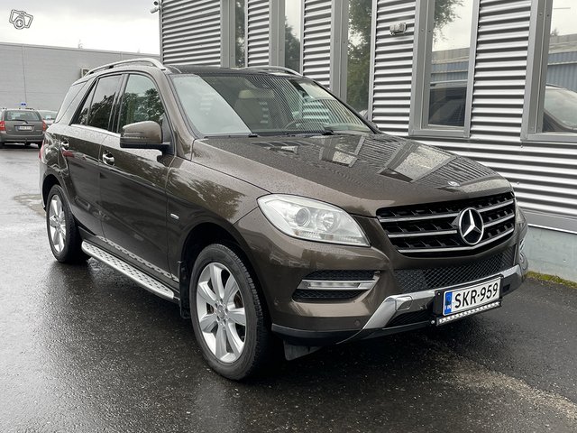 Mercedes-Benz ML, kuva 1