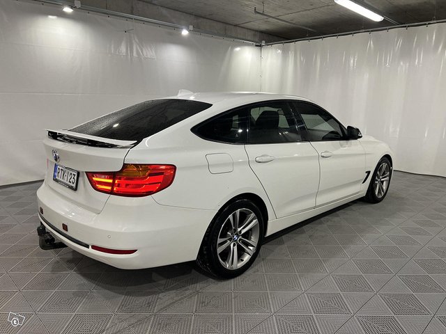 BMW 320 Gran Turismo 2