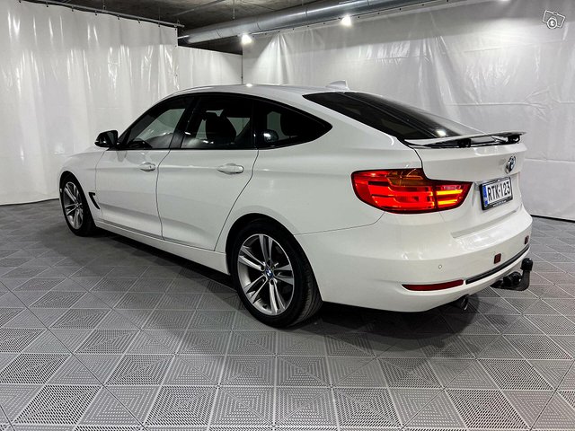 BMW 320 Gran Turismo 10