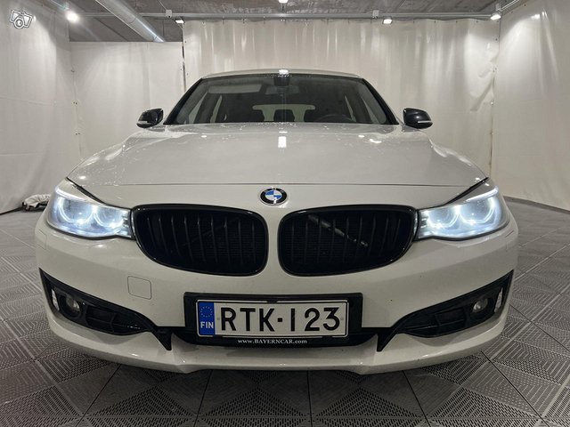 BMW 320 Gran Turismo 11