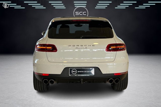 Porsche Macan 4