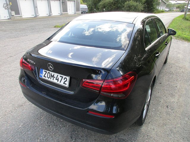 Mercedes-Benz A 4