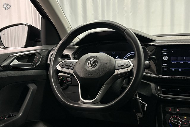 Volkswagen T-Cross 8