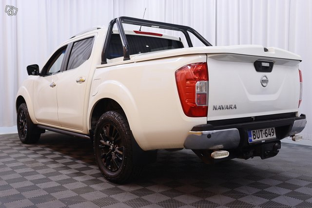 Nissan Navara 5