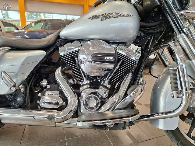 Harley-Davidson Touring 6