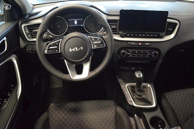 Kia Ceed 8