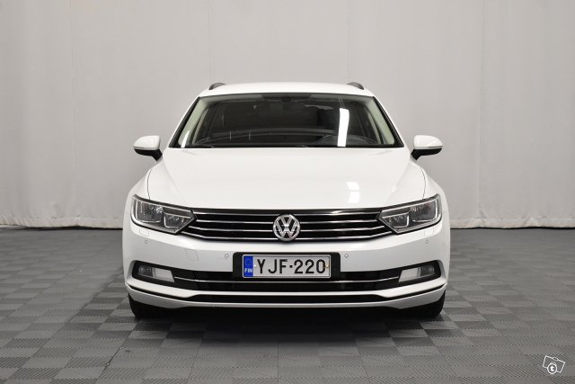 Volkswagen Passat 2