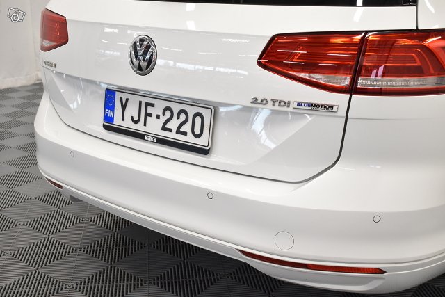 Volkswagen Passat 9