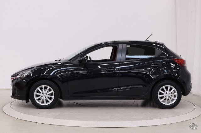 Mazda 2 8