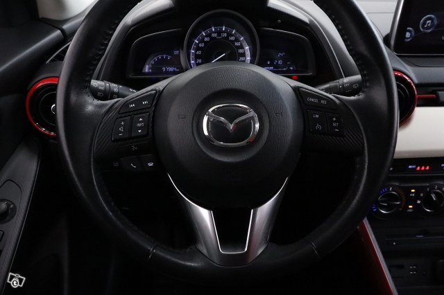 Mazda 2 16