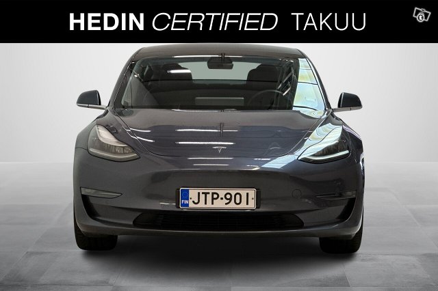 TESLA Model 3 5