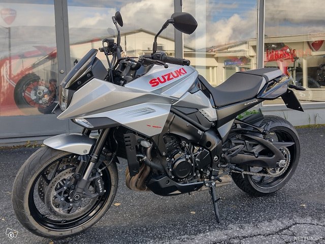 Suzuki GSX-S 1