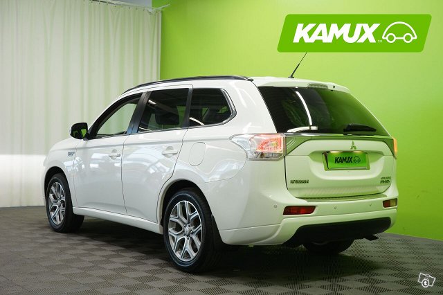 Mitsubishi Outlander PHEV 5