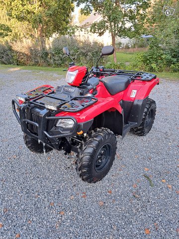 Honda TRX 520FA (takuu vielä 3V) 3