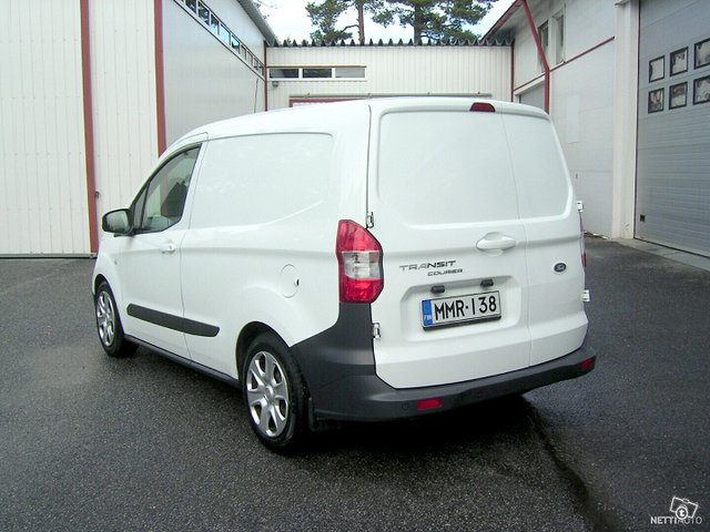 Ford Transit Courier 3