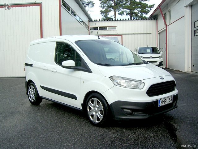 Ford Transit Courier 4