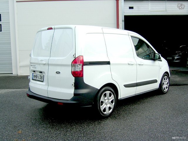 Ford Transit Courier 5