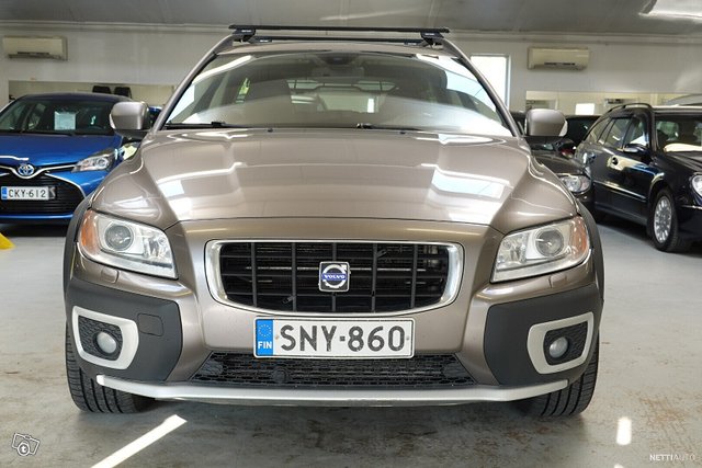 Volvo XC70 8