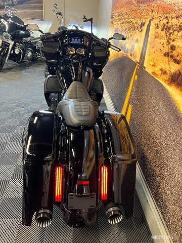 Harley-Davidson Touring 13