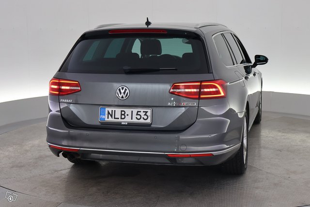 Volkswagen Passat 10