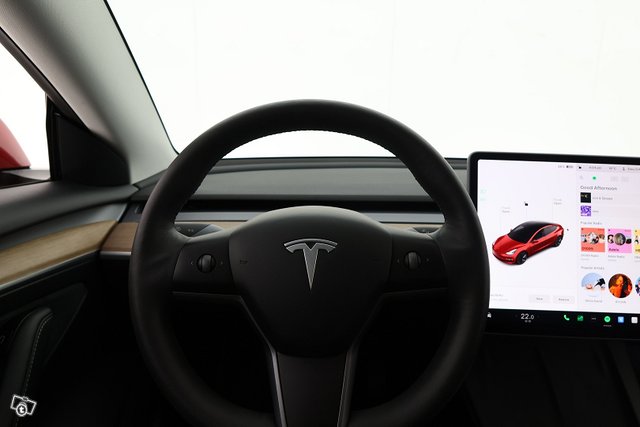 TESLA MODEL 3 20