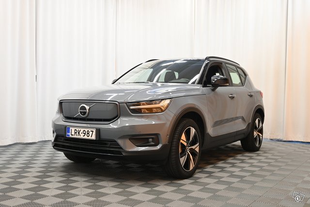 Volvo XC40 3