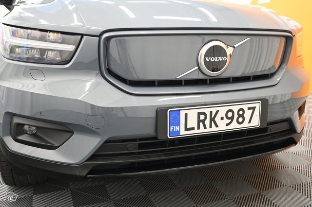 Volvo XC40 8