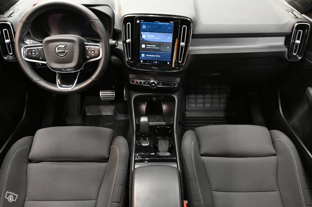 Volvo XC40 13