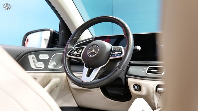 Mercedes-Benz GLE 8