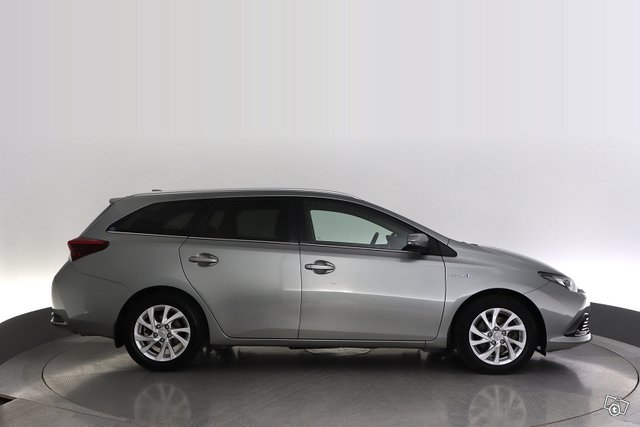 Toyota Auris 6