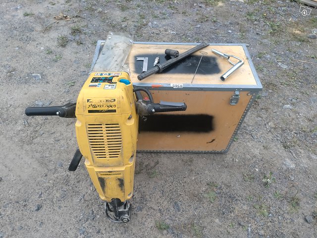 Atlas Copco Cobra Combi poravasara, kuva 1