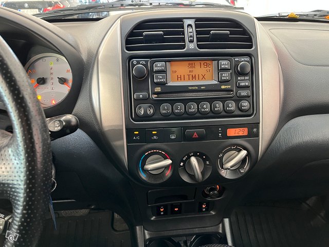 Toyota RAV4 7