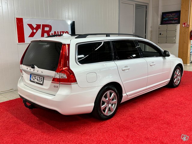 Volvo V70 3