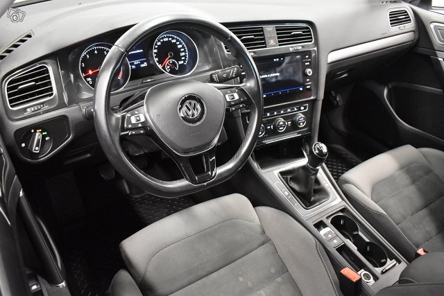 Volkswagen Golf 14