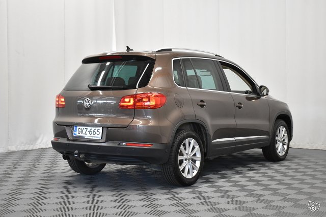 Volkswagen Tiguan 5