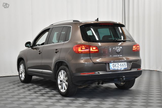 Volkswagen Tiguan 8