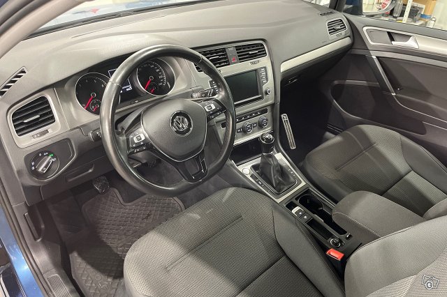 Volkswagen Golf 10