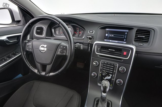 Volvo V60 9