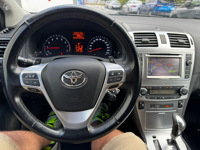 Toyota Avensis 4