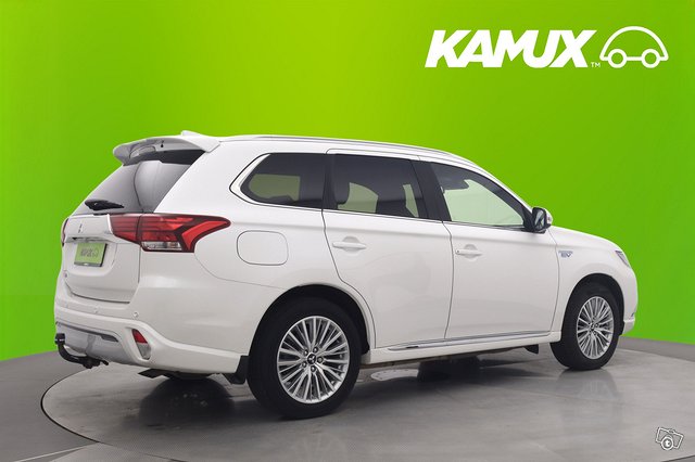 Mitsubishi Outlander PHEV 2