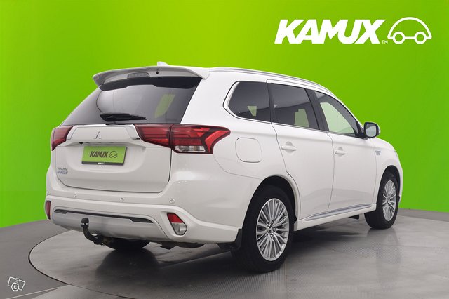 Mitsubishi Outlander PHEV 4