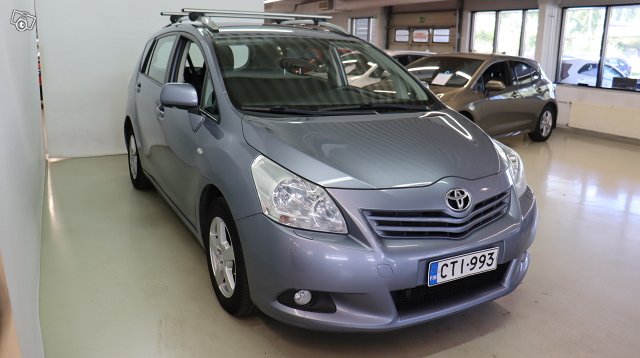 Toyota VERSO 6