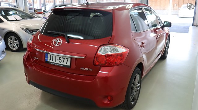 Toyota AURIS 5