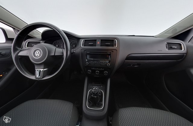 Volkswagen Jetta 11