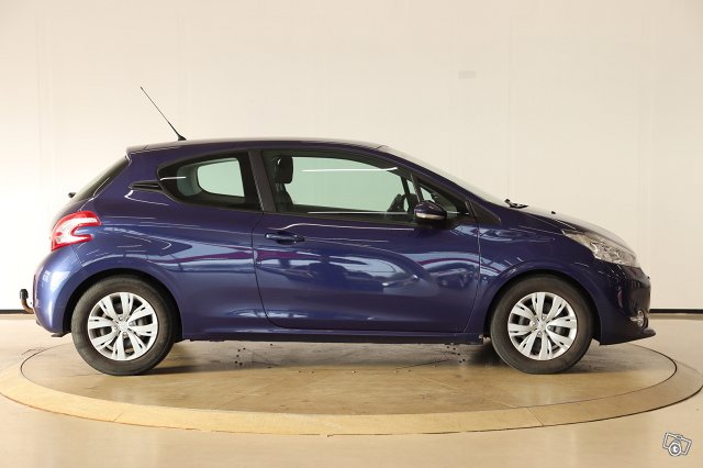 Peugeot 208 4